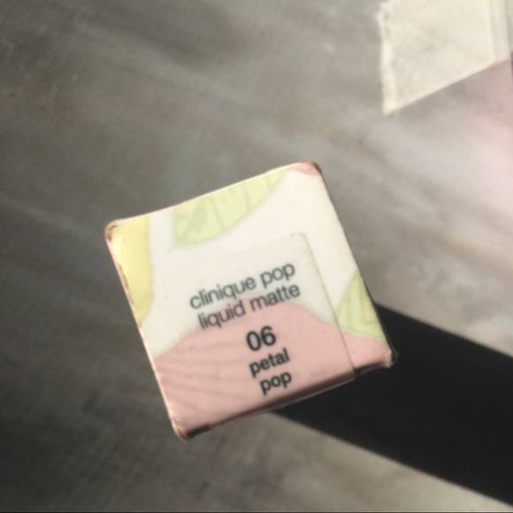 Clinique Pop Liquid Matte lip color - Picture 2 of 7